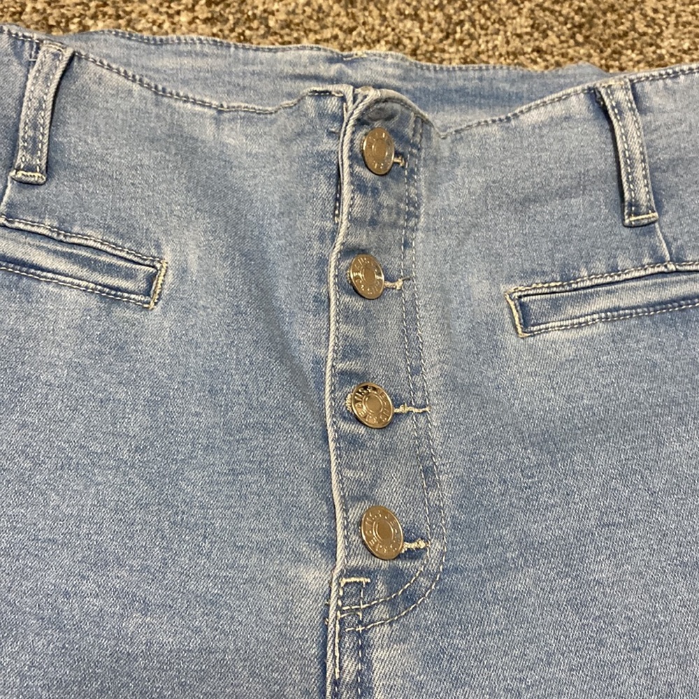 NWOT Size 2XL Button Fly Light Blue Women's Jeans! - Picture 4 of 8